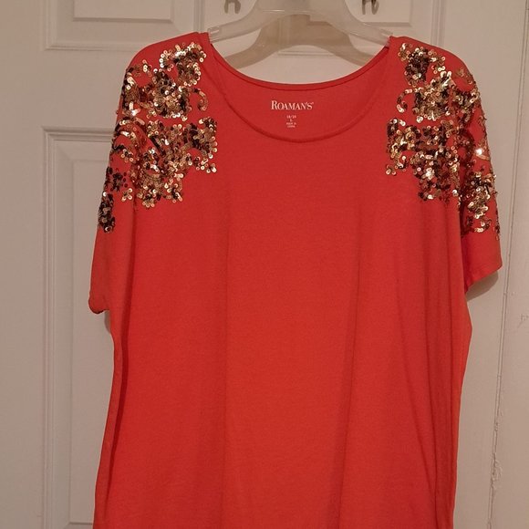 Roaman's Tops - Festive red Roaman's top!